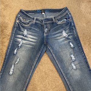 Maurice’s Ariya jean destructed jeans capris size 11/12